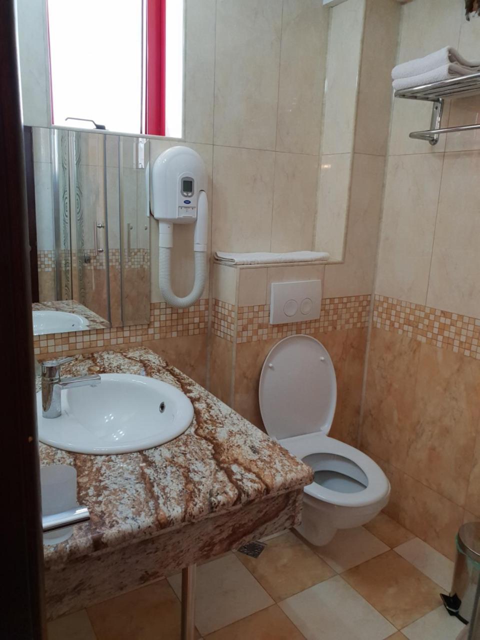 Pensiunea Ghiocela Motru Luaran gambar